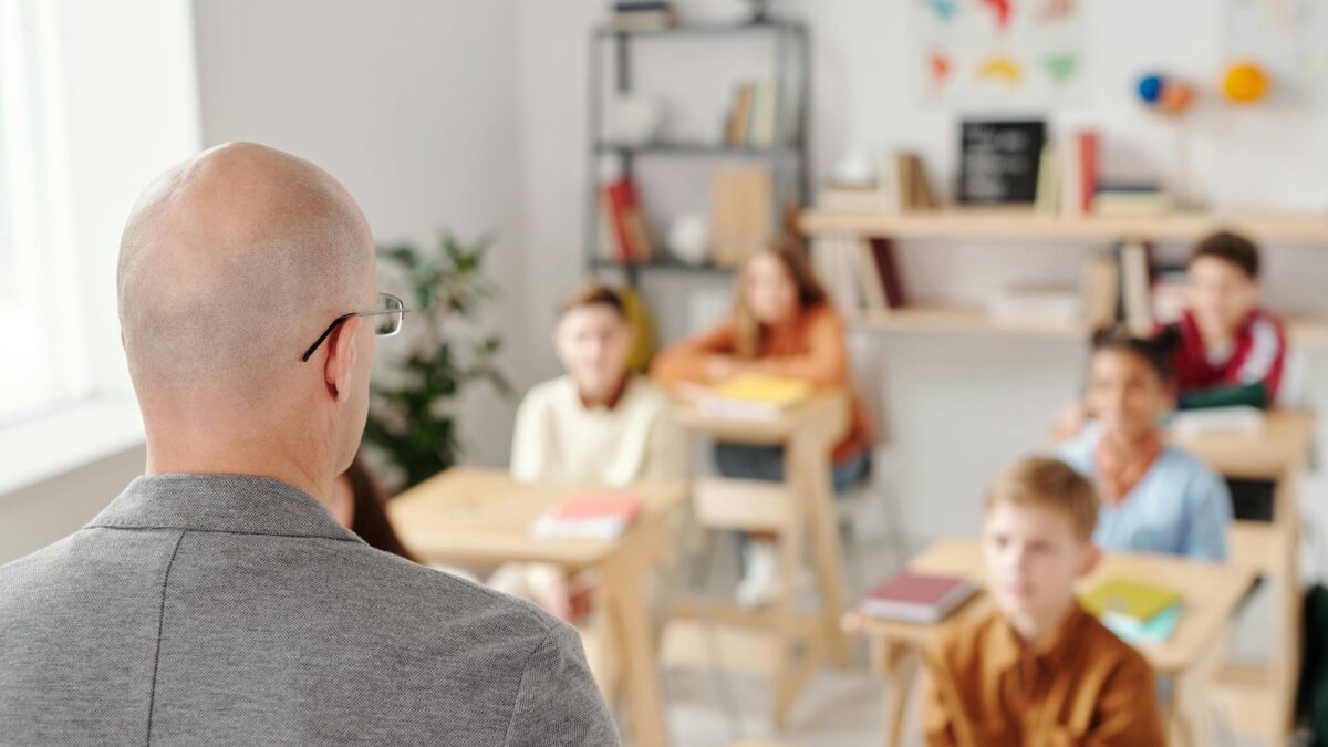 a teacher teaching students